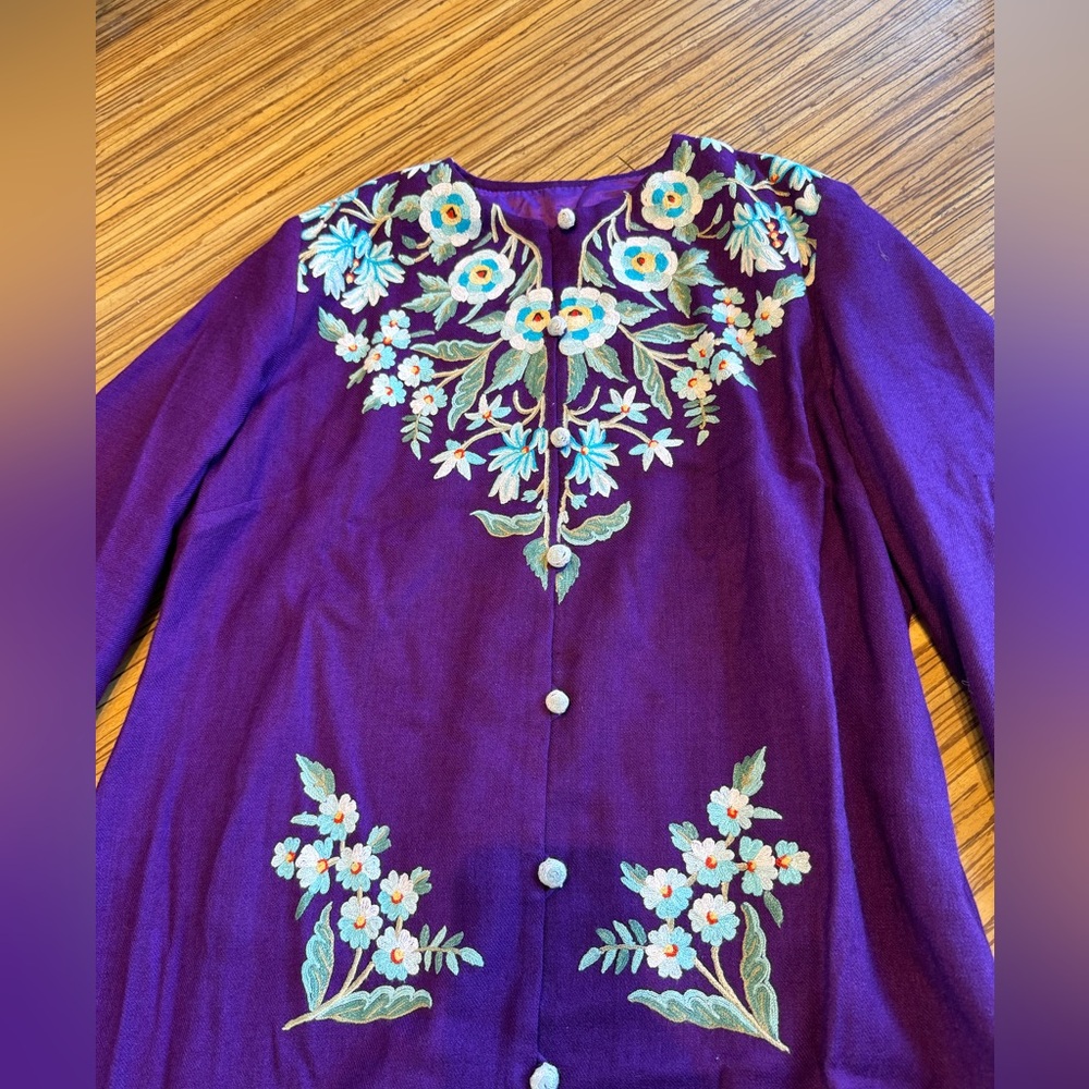 Vintage purple hand embroidered robe style button-up dress - Picture 7 of 12